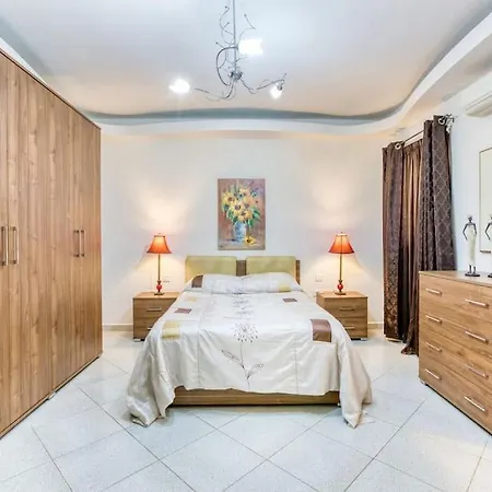 아파트 Charming 3br With Breathtaking Sea Views By 360 Estates *