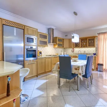 Charming 3br With Breathtaking Sea Views By 360 Estates Apartment