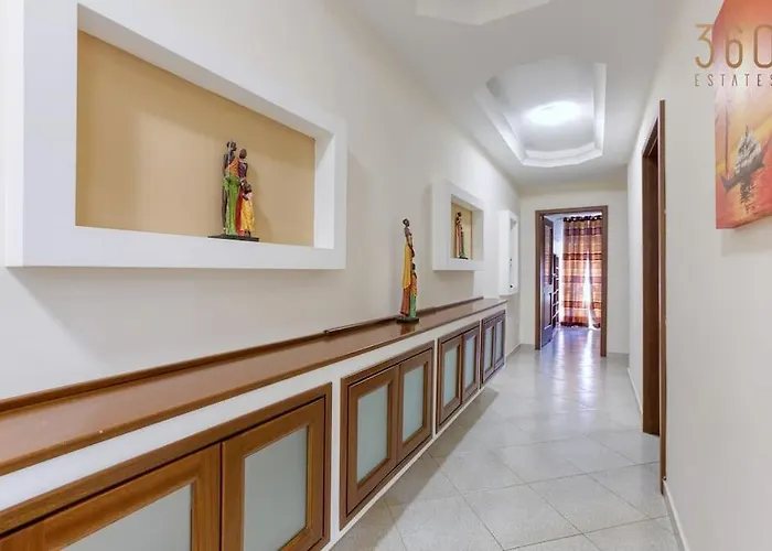 Charming 3br With Breathtaking Sea Views By 360 Estates *