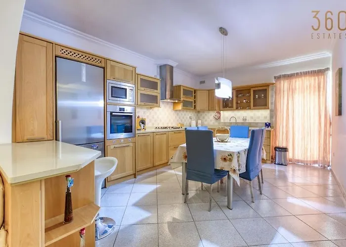 Charming 3br With Breathtaking Sea Views By 360 Estates Apartment