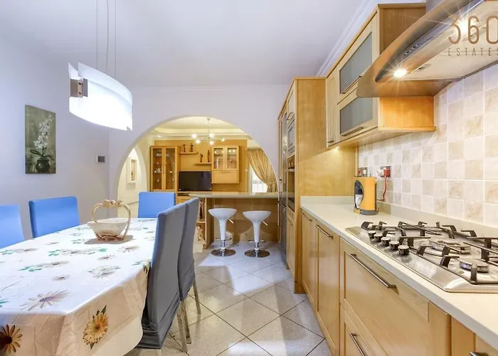 Charming 3br With Breathtaking Sea Views By 360 Estates Apartment Birzebbuga